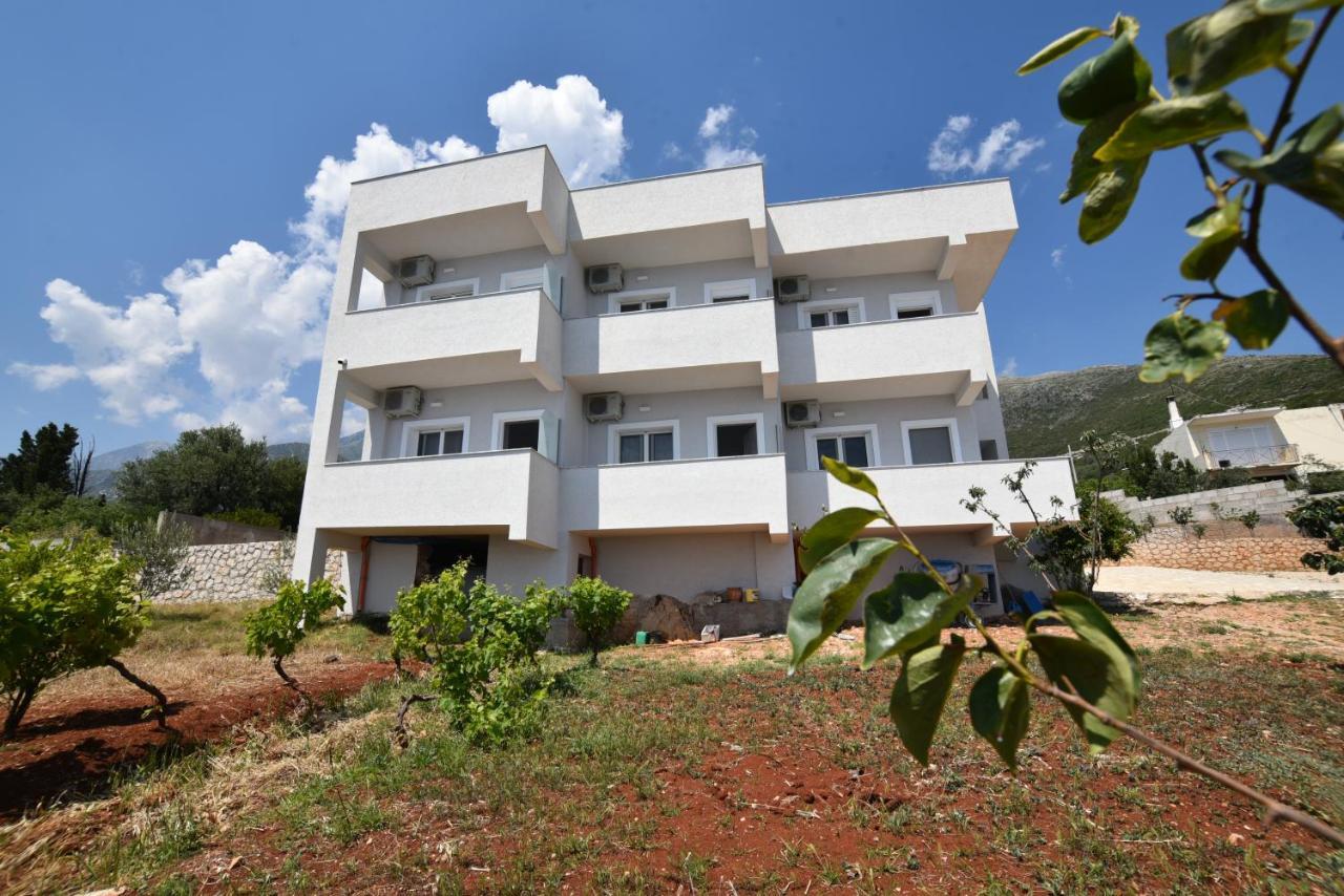 Dima Vista Hotell Dhërmi Exteriör bild