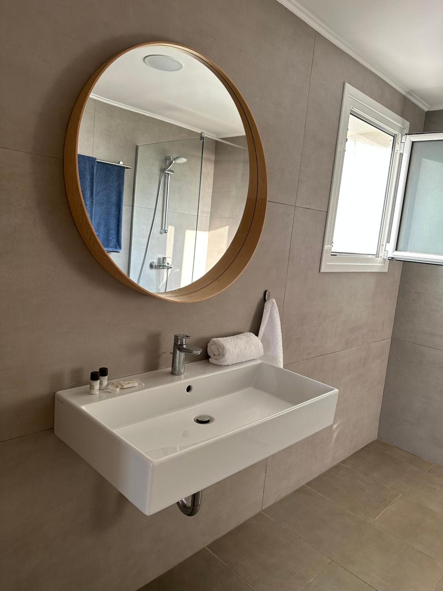 Dima Vista Hotell Dhërmi Exteriör bild