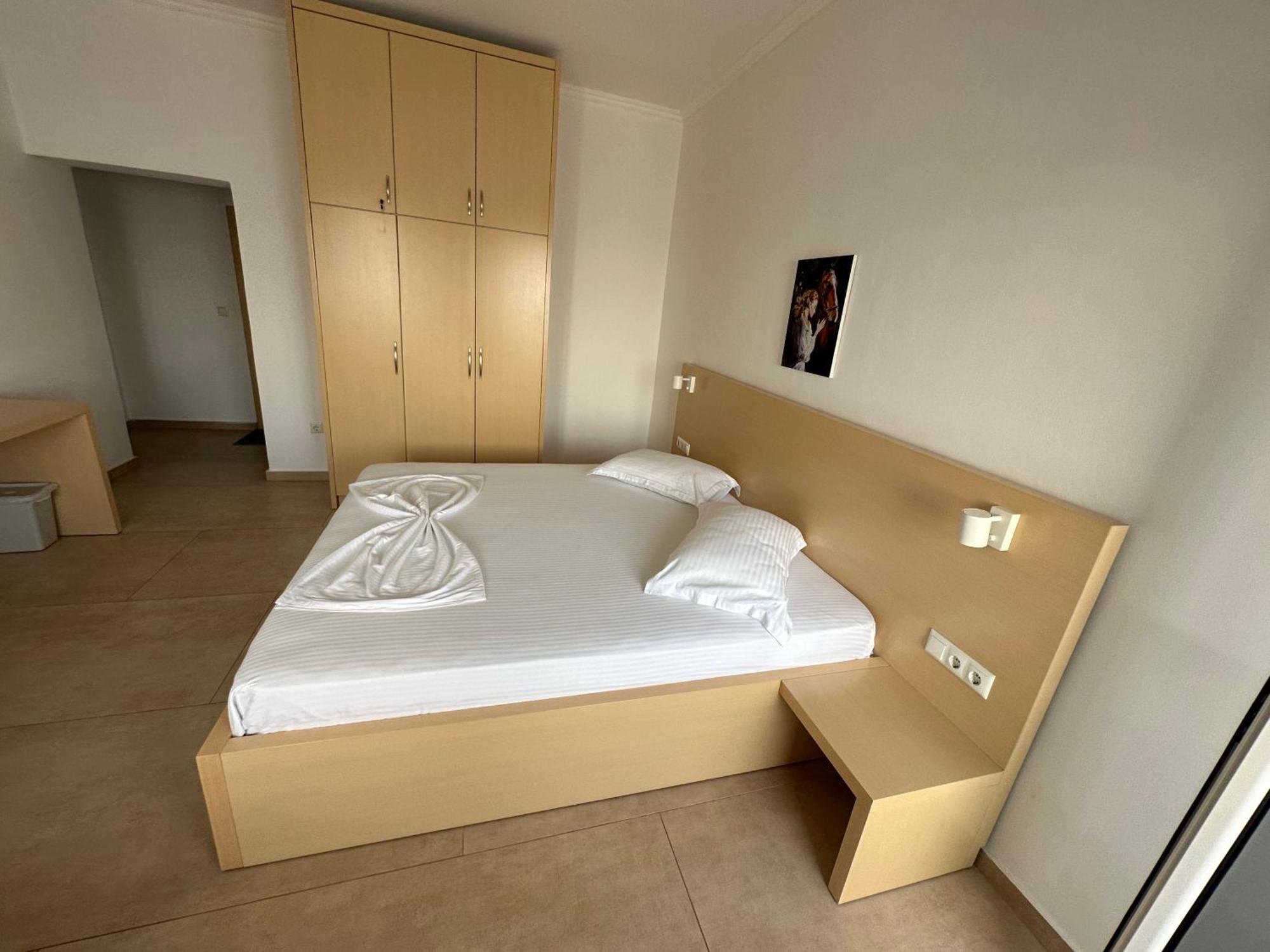 Dima Vista Hotell Dhërmi Exteriör bild