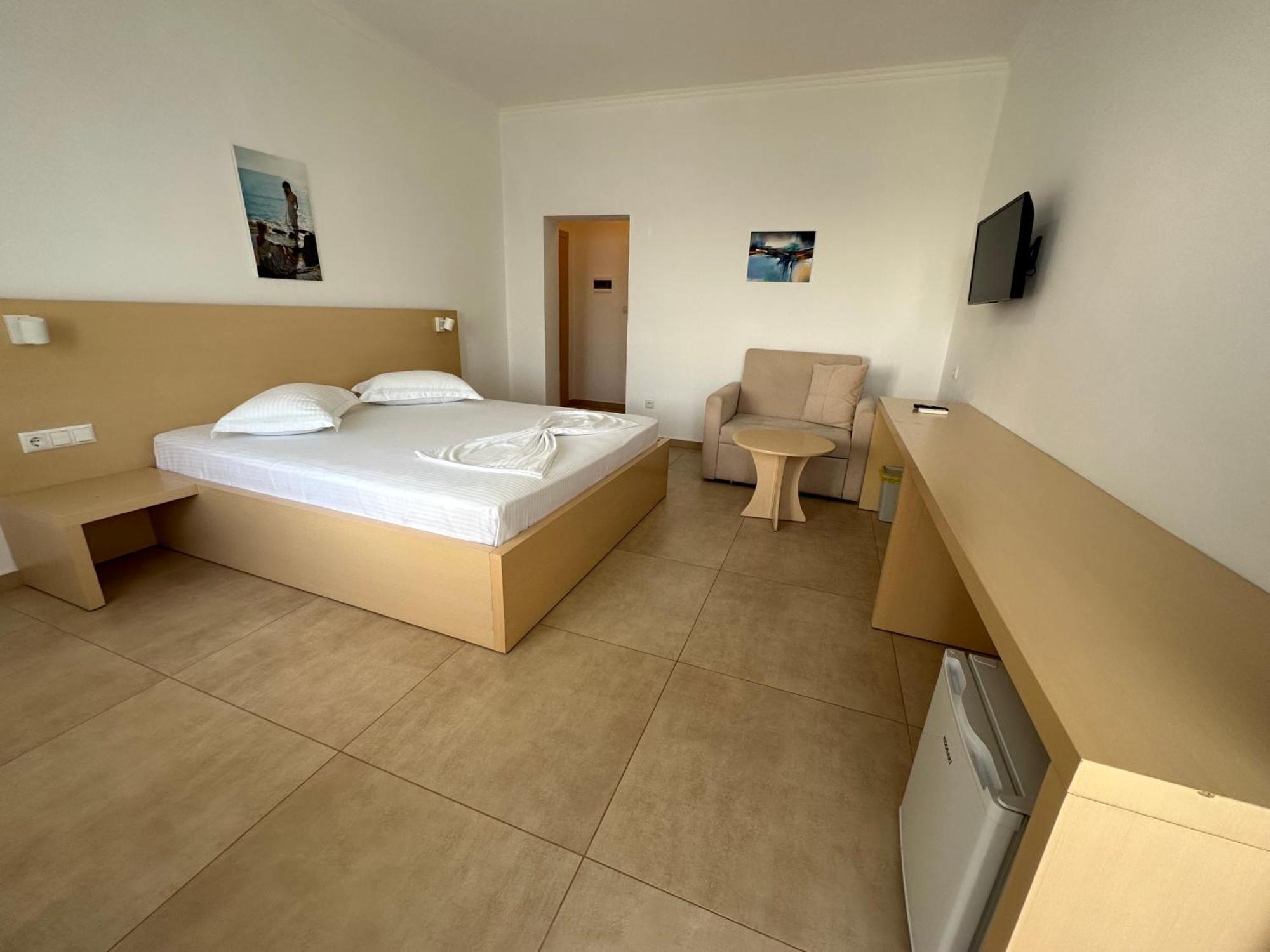 Dima Vista Hotell Dhërmi Exteriör bild
